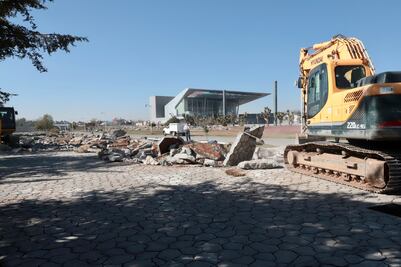 Trabajan retroexcavadoras al parque David Ben Gurión