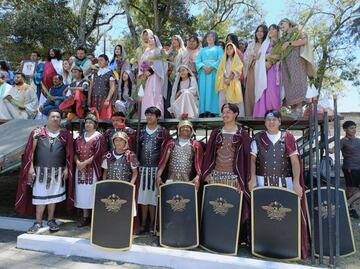 Galería: Inician actividades religiosas, preámbulo al viacrucis viviente en Acatlán