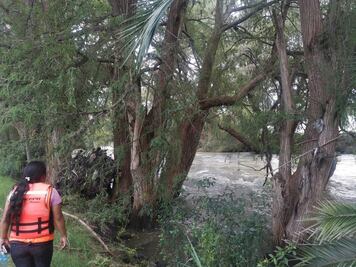 Suman 8 días que vecino de Ixmiquilpan cayó al río Tula y aún no es localizado