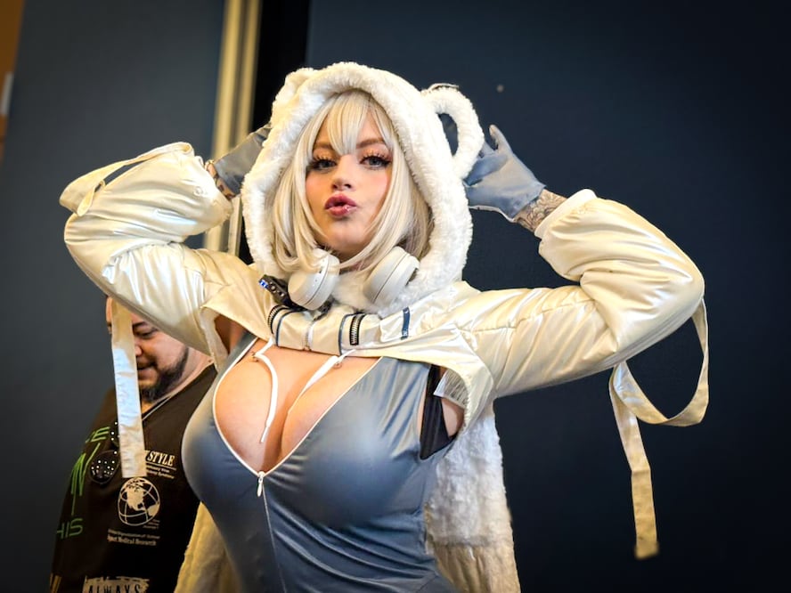 Así se vivió la visita de Lady Ducha a la Tuzocón Navideña | Foto: Josué Ortiz