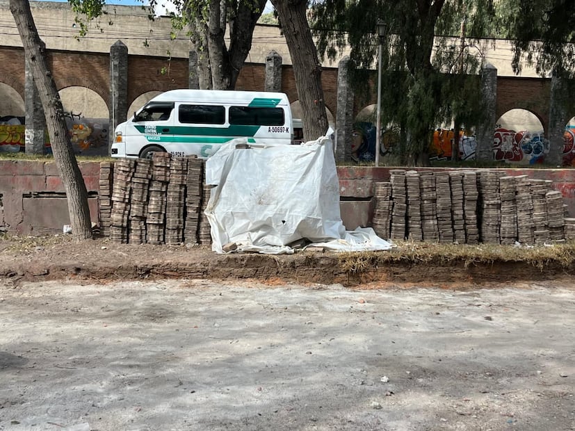 Avanza reubicación de ambulantes en estacionamiento del mercado Benito Juárez | Foto: Ricardo Calleja