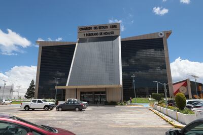 Gobierno estatal y municipios entregan Cuenta Pública 2024 al Congreso de Hidalgo