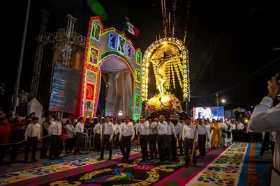Realizan magna procesión en Ixmiquilpan como parte de la celebración al Señor de Jalpan