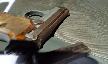 Detienen a dos hombres armados cerca de la casa del candidato de Morena