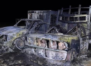 Arden tres camionetas en Tula de Allende