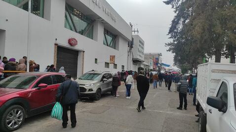Incendio en la Plaza del Vestido de Tulancingo afecta puestos de juguetes