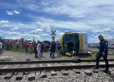 Dan de alta a 9 heridos del choque entre tren y autobús en Emiliano Zapata