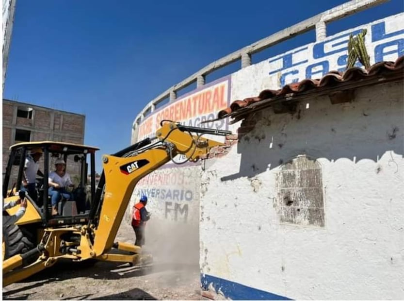 Trascendió que el predio se encontraba en un proceso legal y por eso no se había derribado la plaza de toros I Foto: Especial