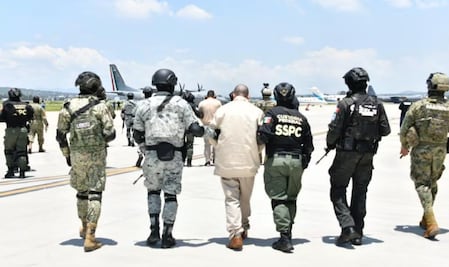 DEA califica de “paso significativo para desmantelar cárteles” la entrega de 26 criminales por parte de México; fue decisión “soberana”