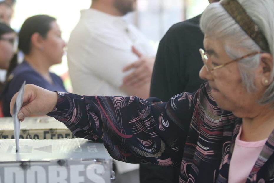 Hasta seis horas formados en casillas para votar por primera vez | Foto: Juan Carlos Villegas