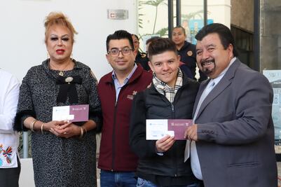 Entrega SEBISO tarjetas  de apoyo a comunidad LGBTTTI