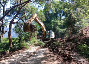 A tres semanas de la tormenta 90-E, 27 caminos siguen cerrados en Hidalgo