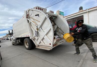15 camiones ya realizan recolección de basura, faltan 5: Baños