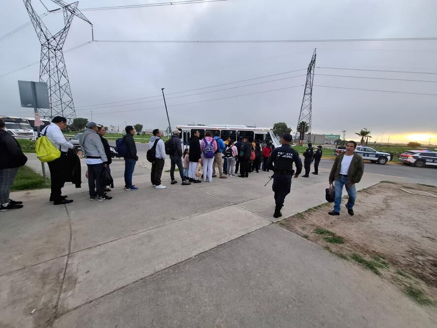 se realiza la inspección de personas y unidades del transporte público local  I Foto: Especial