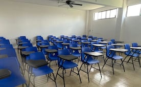 Canalizan a menores por falta de lugar en escuelas, acusan padres