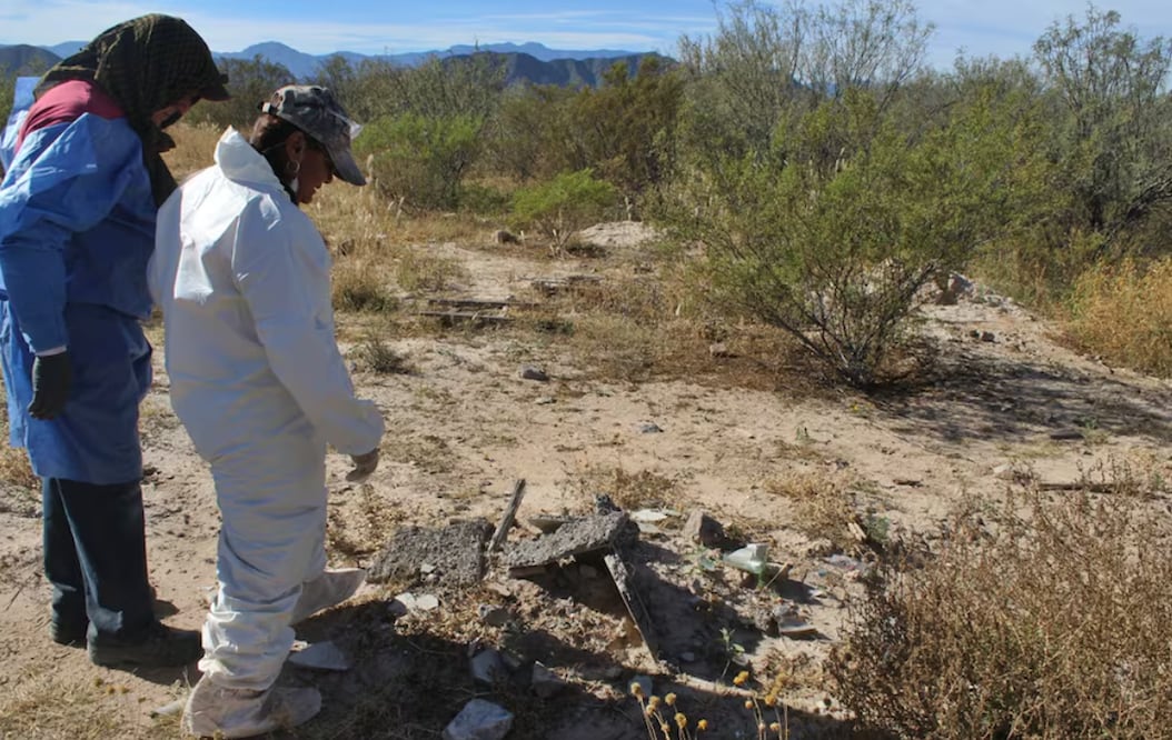 Madres buscadoras acuden a los lugares que les indican a través de mensajes o llamadas anónimas (21 de marzo de 2025). Foto: Francisco Rodríguez / EL UNIVERSAL