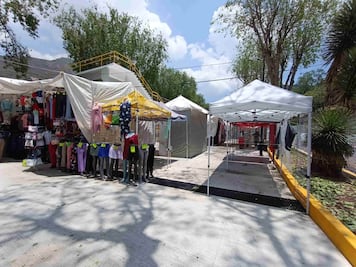 Comerciantes reubicados en Pachuca reportan caída de ventas hasta en 60%