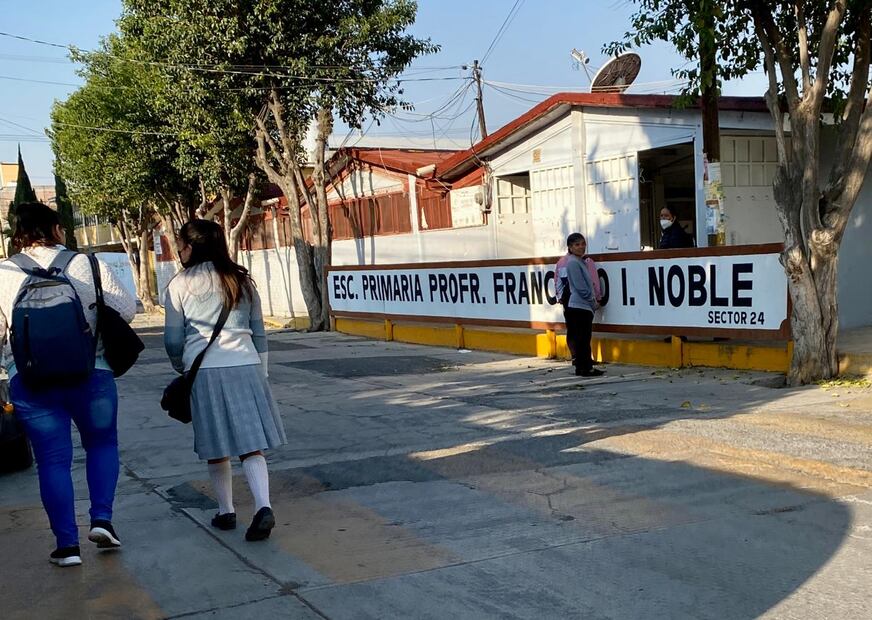 Por eclipse, pocos alumnos regresan a clases | Foto: Luis Soriano