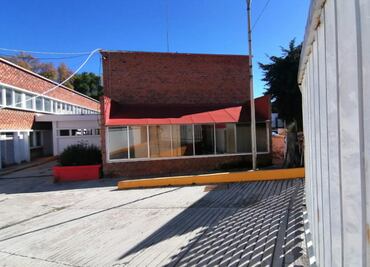 A siete meses de desocupado, el edificio del ex hospital general en Tulancingo, permanece abandonado