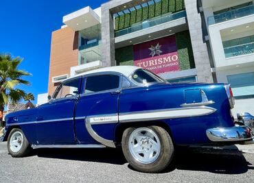 Tercera Rodada y Exposición de Autos Antiguos 2024; historia y solidaridad sobre ruedas