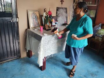 Montan la segunda ofrenda de San Lucas previo al Xantolo