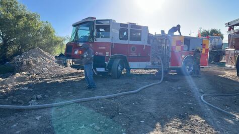Incendio tras quema de llantas en Mineral de la Reforma, sobre Colosio