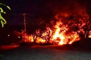 Explosión de camioneta con combustible provoca fuerte incendio en Tula