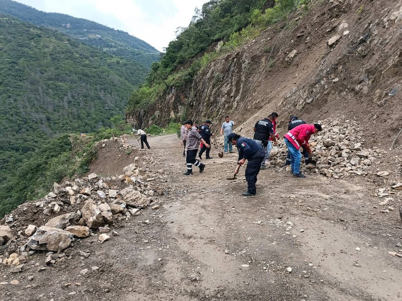 Reabren tramo carretero Nicolás Flores–Cardonal tras deslave | Foto: especial