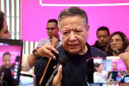 Notifican vía notario riesgos a pobladores que rechazan reubicación en Tianguistengo