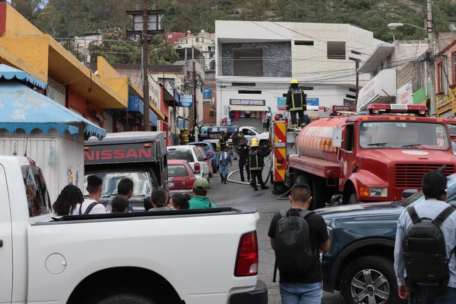 Fuga de gas de pipa en la Surtidora causa alarma | Foto: Lui Soriano