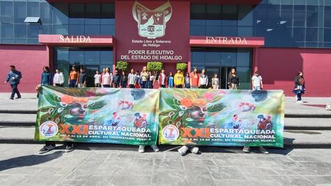 Antorcha Campesina mantiene protesta en Palacio de Gobierno de Hidalgo