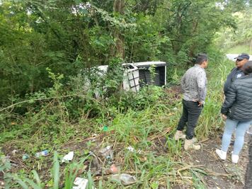 Estudiantes del Cobaeh Huejutla sufren accidente en la México-Tampico