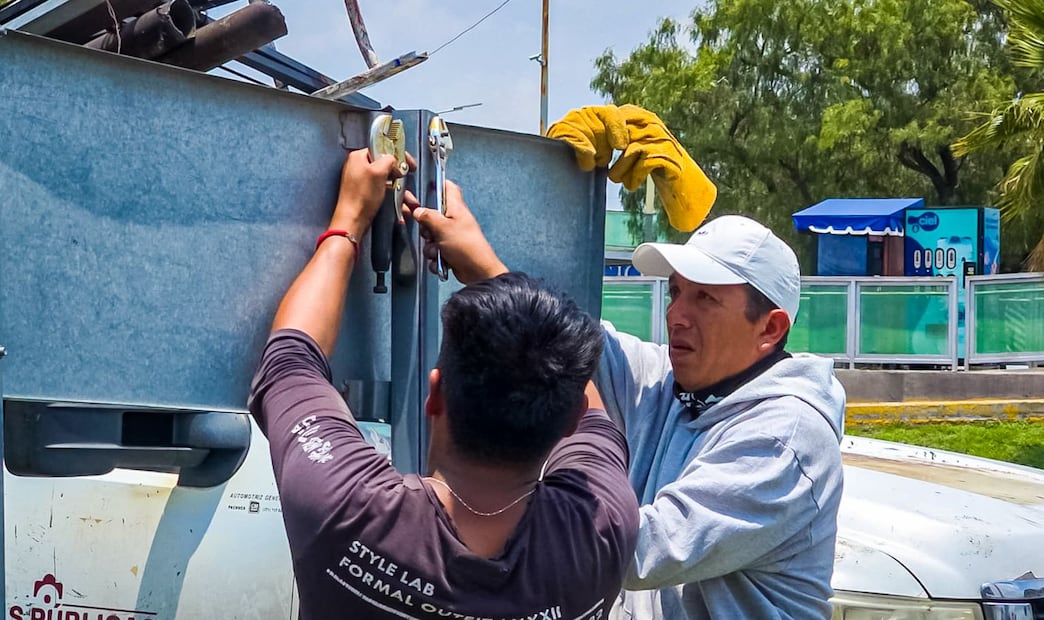 Pachuca retira anuncios colocados sin permiso en vialidades principales | Foto: ayuntamiento de Pachuca