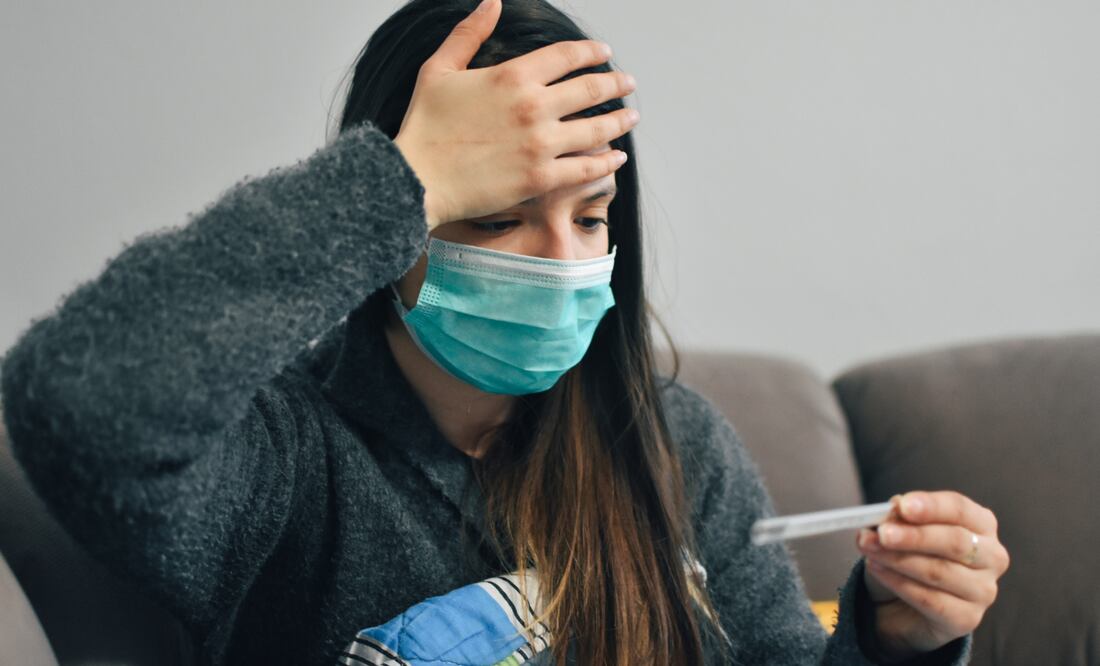 Las personas acuden a vacunarse contra influenza y Covid | Imagen ilustrativa