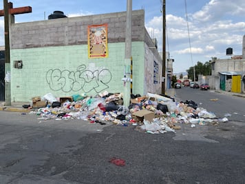 Basura inunda vialidades de Pachuca; continúa problema en El Huixmí