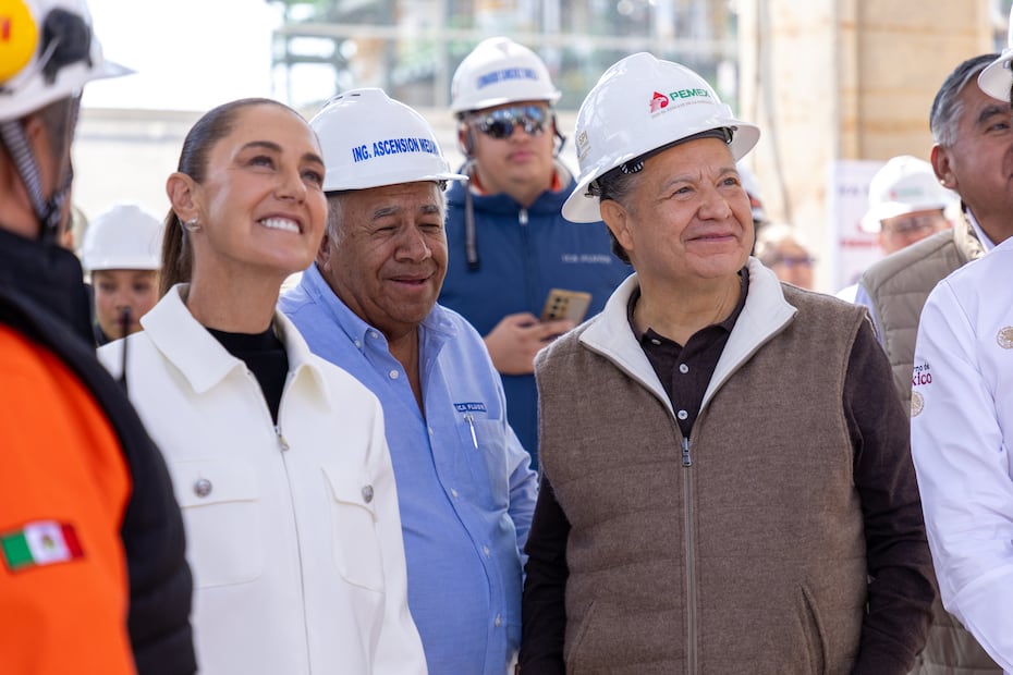 Claudia Sheinbaum y Julio Menchaca supervisaron los avances en la refinería de Tula I Foto: Especial