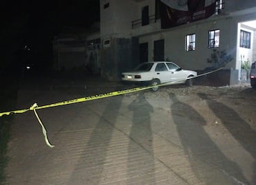 Balean auto en casa de campaña de candidata de Morena, en Tlalchinol