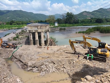 Gobierno de Hidalgo reconstruirá puente Garcés y reforzará infraestructura en Xochiatipan