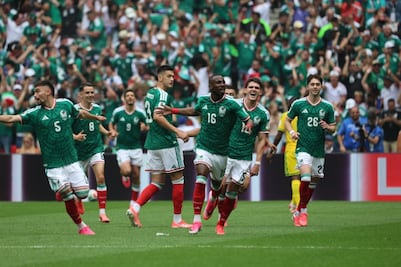 Con sello hidalguense, México derrota a Sudáfrica en el inicio de la Copa del Mundo