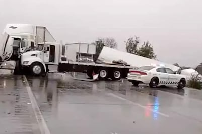 Colapsa de nueva cuenta el Arco Norte, chocan dos tráileres