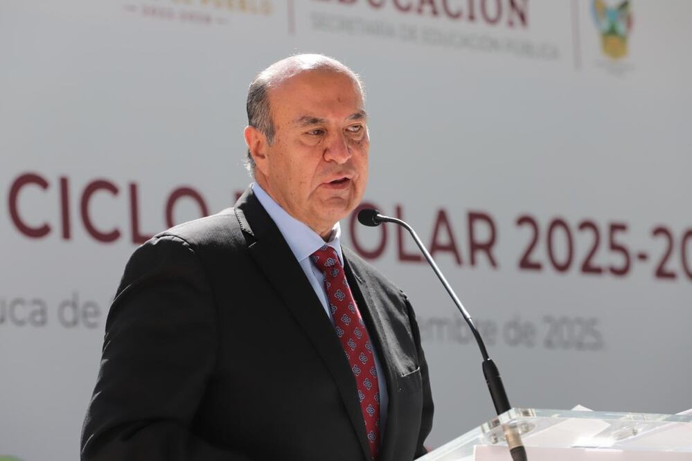 En octubre les entregarán parte de los documentos de propiedad de planteles de educación básica | Foto: luis Soriano