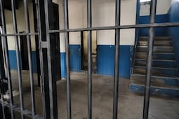 Derechos Humanos detecta carencias en áreas de detención de 10 municipios de Hidalgo