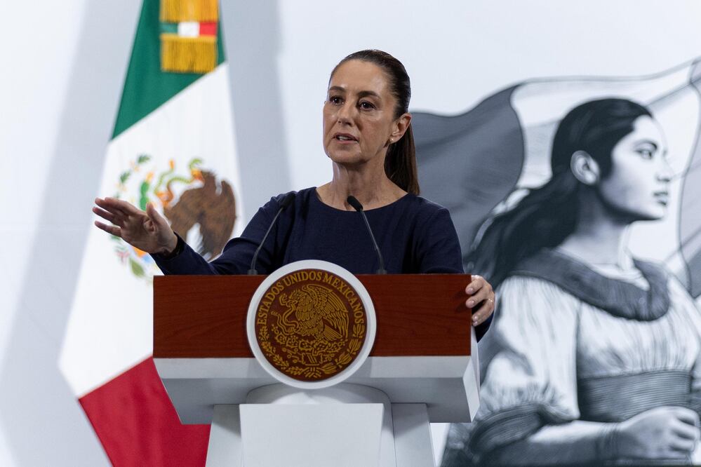 La presidenta Claudia Sheinbaum en su conferencia de este lunes 5 de mayo de 2025 en Palacio Nacional.
Asisten: Iván Escalante, titular de Profeco, secretario de economía, Marcelo Ebrard, Luz Elena González, secretaria de Energía, Edgar Amador, secretario de Hacienda.
Foto: Agencia EL UNIVERSAL/Hugo Salvador/LCG.