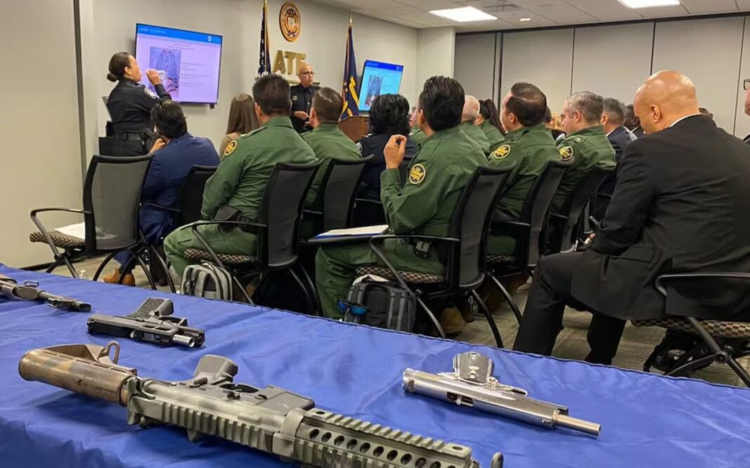 Reunión de agencias estadounidenses para combatir el tráfico de armas. Foto: Cortesía Embajada Estados Unidos