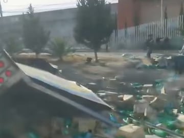 Accidente con carga de cloro paraliza la carretera frente al Hospital General de Tulancingo