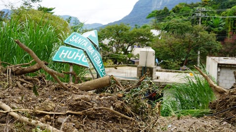San Bartolo Tutotepec restablece accesos tras vaguada; avanza reubicación de familias