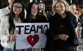 Regreso de Bad Bunny reúne a fans de todo México; largas filas y casas de campaña marcan el inicio de sus conciertos 