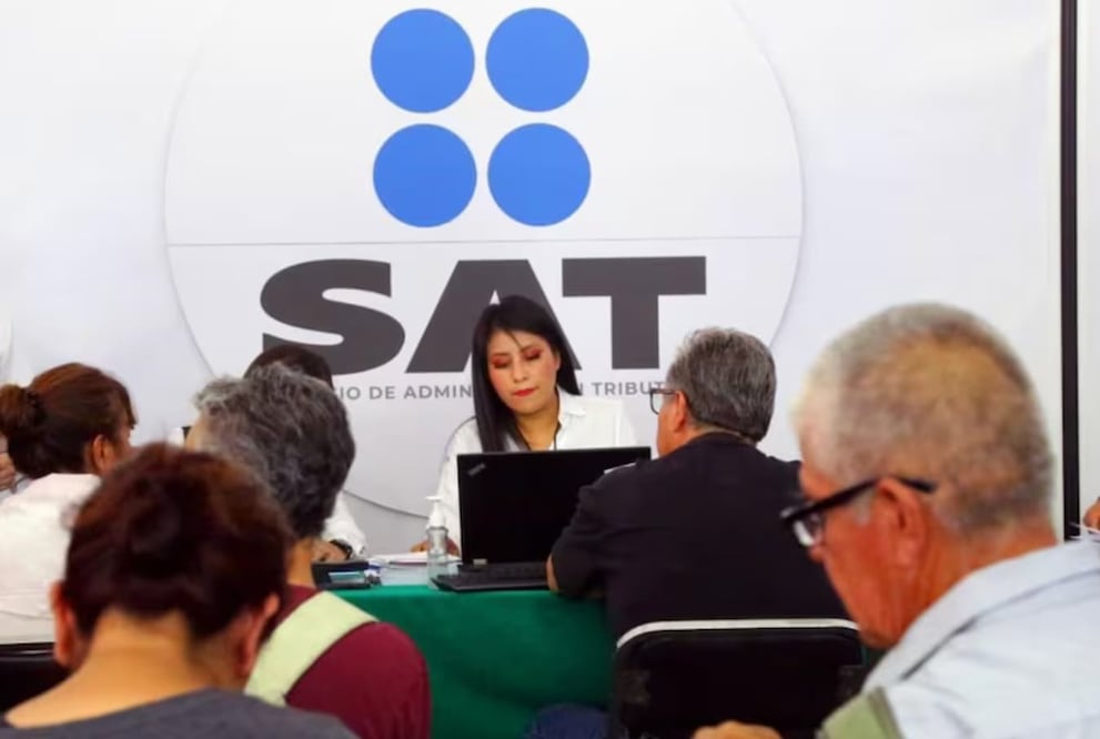 El SAT invitó a los contribuyentes a cumplir en tiempo y forma para evitar multas o sanciones.. Foto: X / Vía @SAT
