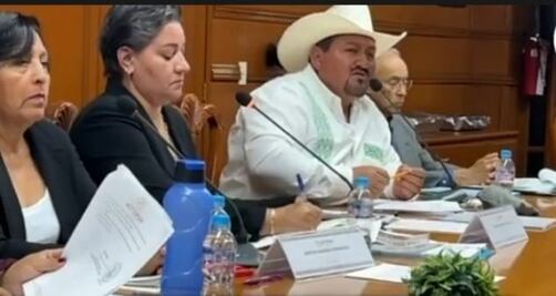 Regidor de Actopan propone eliminar cobro en estacionamiento de la presidencia municipal