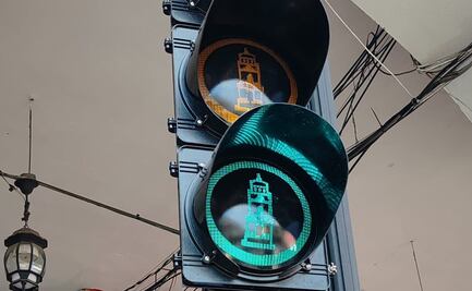 Modernización de semáforos en Pachuca; el Reloj Monumental ahora guía el tránsito en la capital